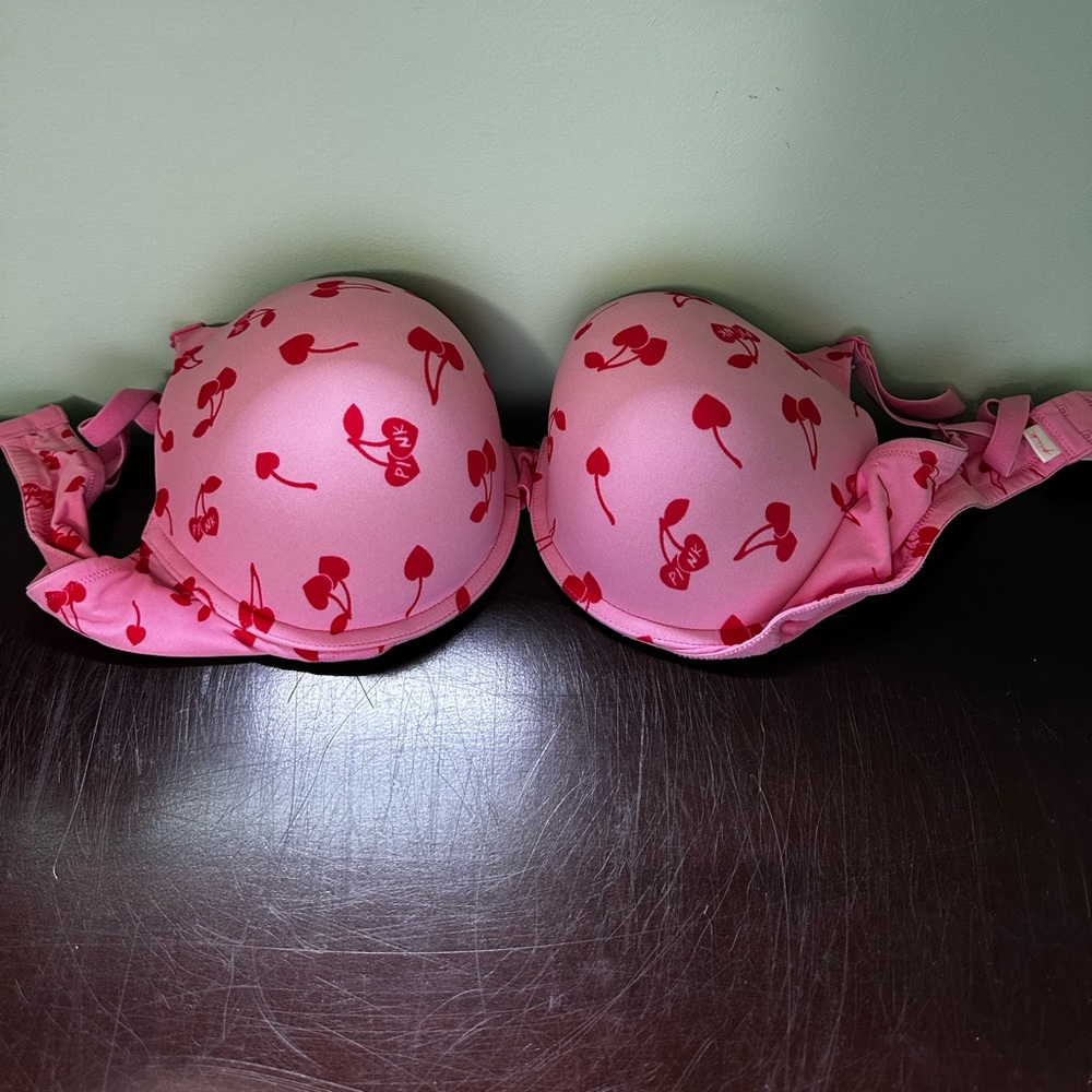 PINK Victoria Secret push-up bra size 40C NEW